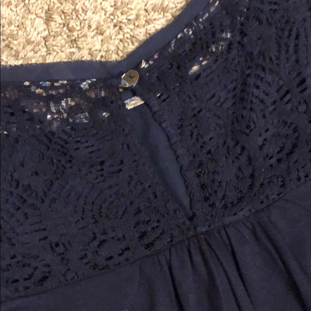 Lace tee shirt lined medium navy blue